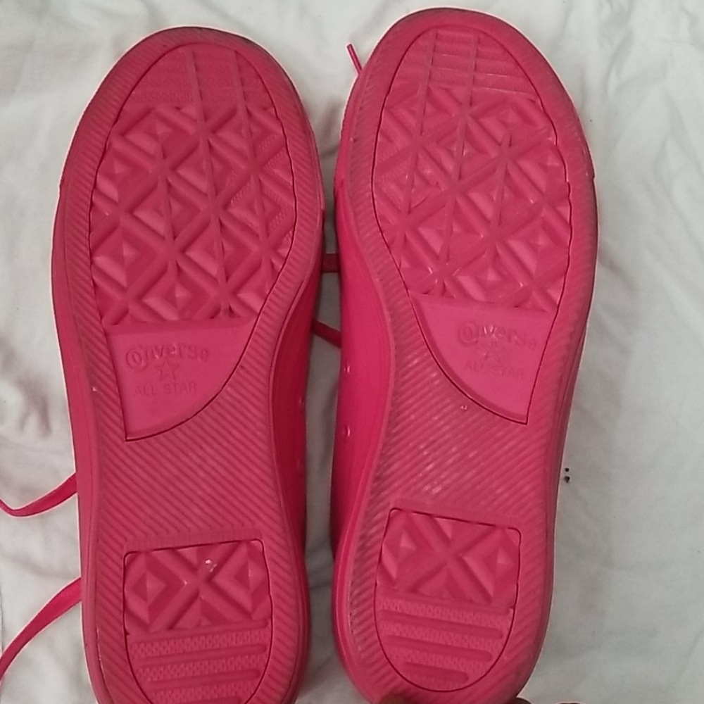 Pink Converse - Picture 5 of 5